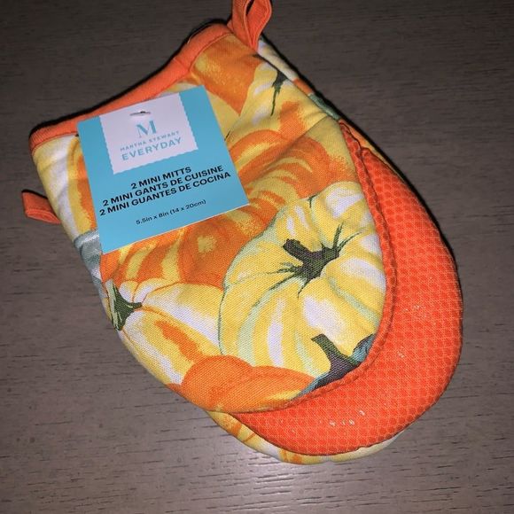 Pumpkin Oven Mini Mitts Set - Picture 2 of 7